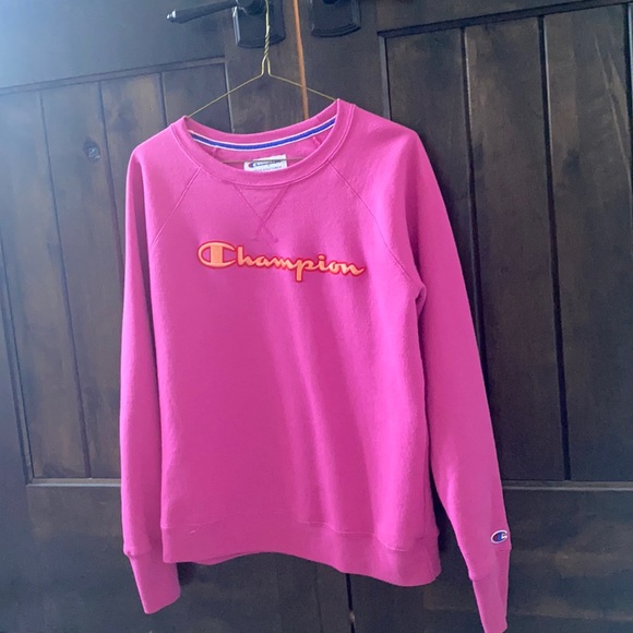 Champion Tops - champion crewneck!!